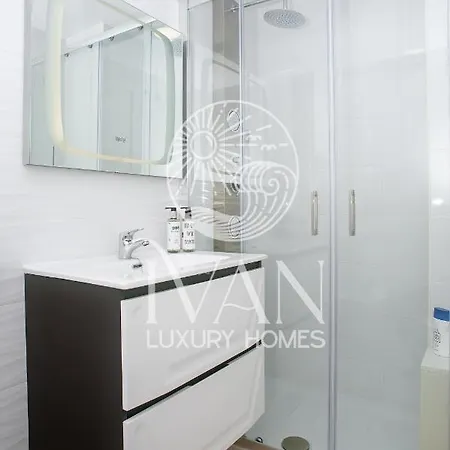 Casa Emiliaivan Luxury Homes 8ªpta Norte 1ª Linea *